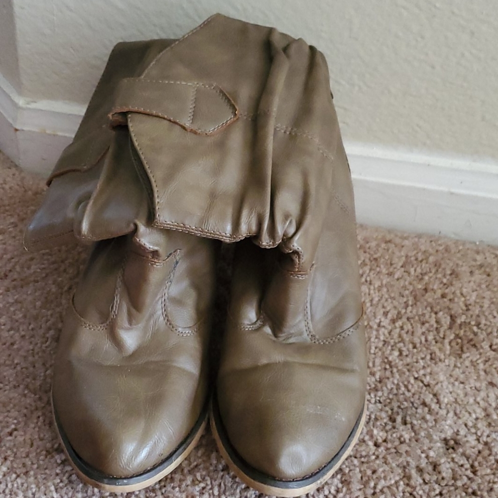 Shoes - Picture 2 of 2
